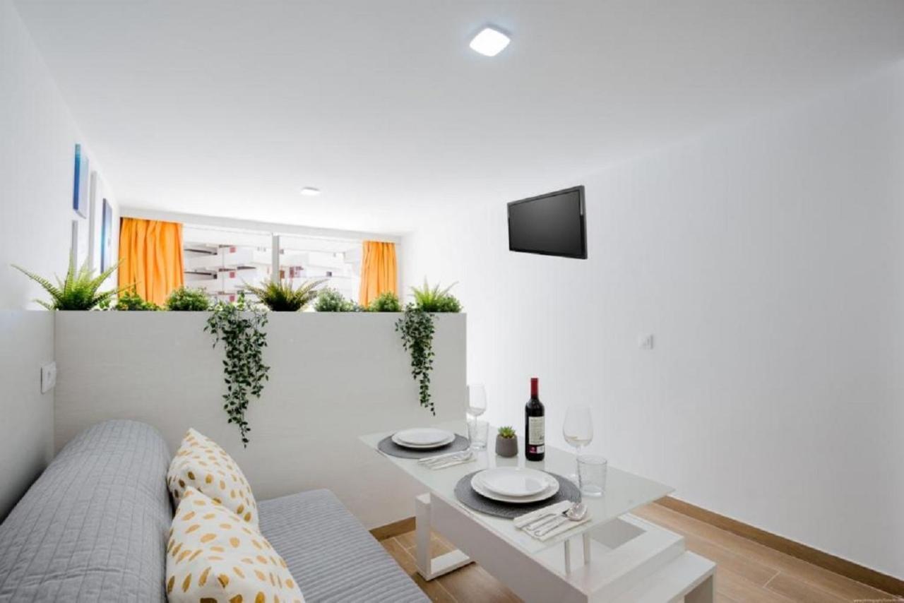 319 Modern Accommodation,Sea View, Wi Fi And Pool Playa de las Américas Extérieur photo